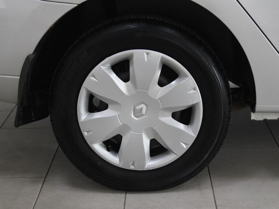 Renault Logan II Старый Оскол  - изображение 17
