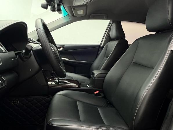 Toyota Camry VII (XV50) Рестайлинг с пробегом 2015 года, цена 1 999 000 рублей, 178071 км, седан, Автокод Объявления