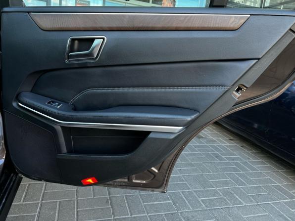 Mercedes-Benz E-Класс IV (W212 S212 C207) Рестайлинг с пробегом 2013 года, цена 1 960 000 рублей, 237813 км, седан, Автокод Объявления
