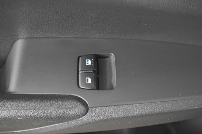 Hyundai Solaris II с пробегом 2017 года, цена 999 000 рублей, 218300 км, седан, Автокод Объявления