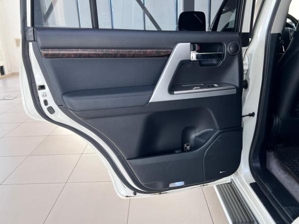 Toyota Land Cruiser 200 Series Рестайлинг 1 с пробегом 2013 года, цена 3 460 000 рублей, 218223 км, внедорожник, Автокод Объявления