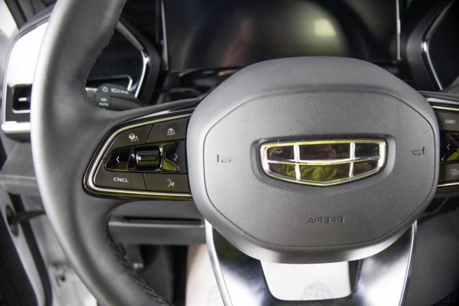 Geely Monjaro I с пробегом 2024 года, цена 4 150 000 рублей, 2040 км, внедорожник, Автокод Объявления