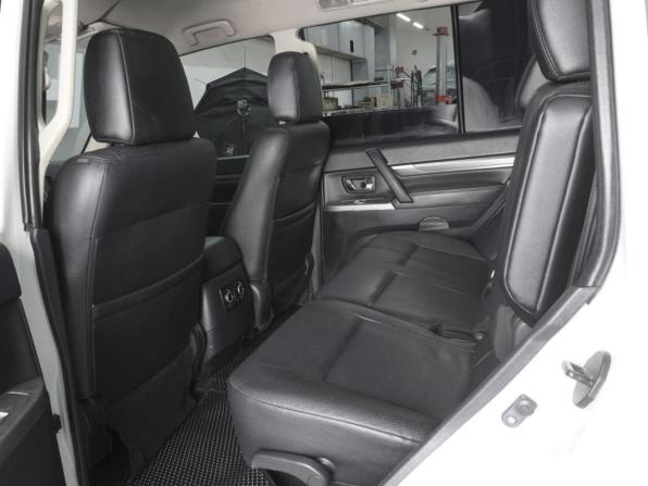 Mitsubishi Pajero IV Рестайлинг 1 с пробегом 2014 года, цена 2 080 000 рублей, 209799 км, внедорожник, Автокод Объявления