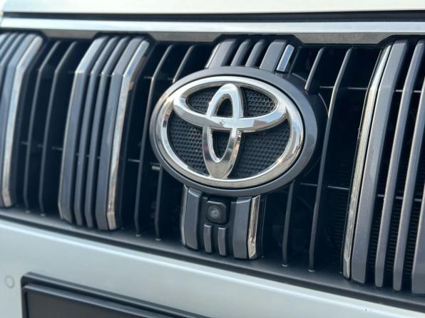 Toyota Land Cruiser Prado 150 Series Рестайлинг 2 с пробегом 2019 года, цена 5 850 000 рублей, 131301 км, внедорожник, Автокод Объявления