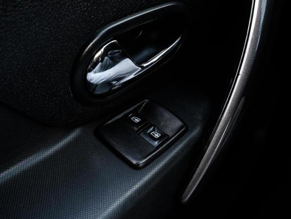 Renault Logan II Рестайлинг с пробегом 2018 года, цена 750 000 рублей, 137908 км, седан, Автокод Объявления