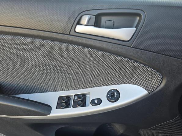 Hyundai Solaris I с пробегом 2011 года, цена 925 000 рублей, 134000 км, седан, Автокод Объявления