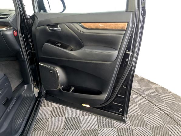 Toyota Alphard III с пробегом 2016 года, цена 4 325 000 рублей, 89908 км, минивэн, Автокод Объявления