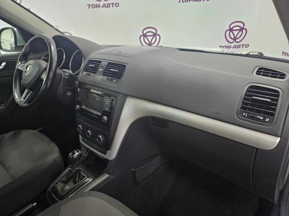 Skoda Yeti I Рестайлинг с пробегом 2016 года, цена 1 044 000 рублей, 112000 км, внедорожник, Автокод Объявления