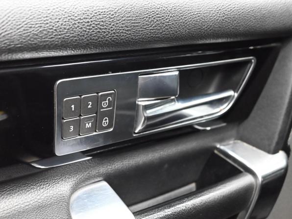 Land Rover Discovery IV с пробегом 2010 года, цена 1 610 000 рублей, 369232 км, внедорожник, Автокод Объявления