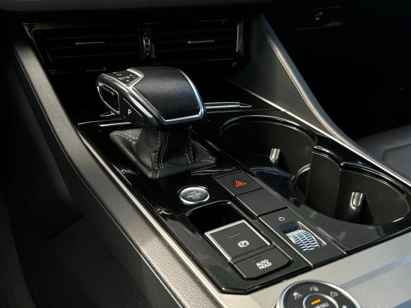 Volkswagen Touareg III с пробегом 2020 года, цена 4 198 600 рублей, 183960 км, внедорожник, Автокод Объявления