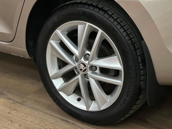 Skoda Rapid I Рестайлинг с пробегом 2017 года, цена 1 390 000 рублей, 53250 км, лифтбек, Автокод Объявления