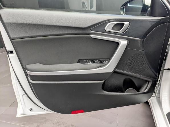 Kia Ceed III с пробегом 2018 года, цена 1 850 000 рублей, 34524 км, хэтчбек, Автокод Объявления