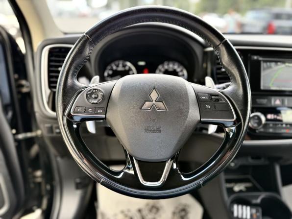 Mitsubishi Outlander III Рестайлинг 2 с пробегом 2015 года, цена 1 813 700 рублей, 98674 км, внедорожник, Автокод Объявления