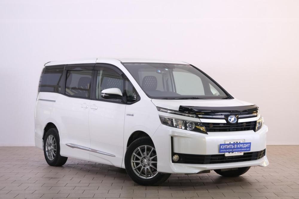 Toyota Voxy III (R80) Омск  - изображение 1