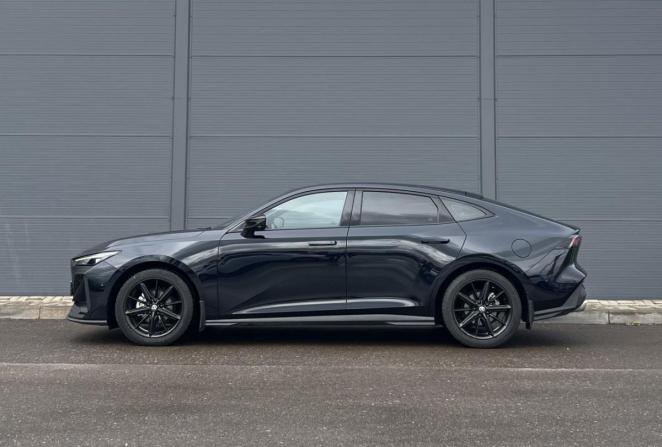 Changan UNI-V I с пробегом 2023 года, цена 2 390 000 рублей, 25134 км, лифтбек, Автокод Объявления
