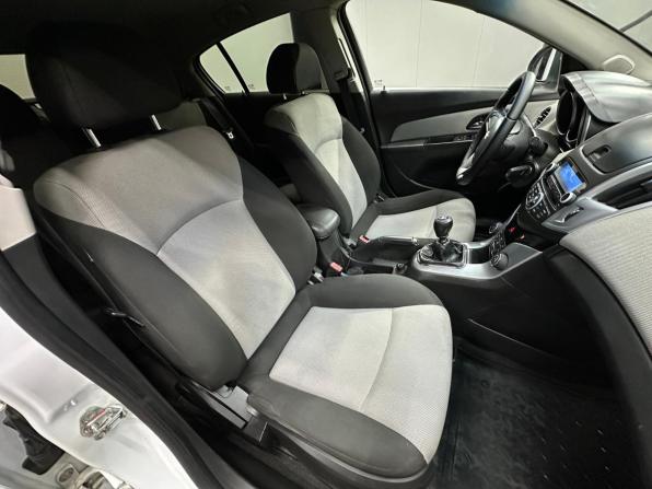 Chevrolet Cruze I Рестайлинг с пробегом 2013 года, цена 799 000 рублей, 105000 км, хэтчбек, Автокод Объявления