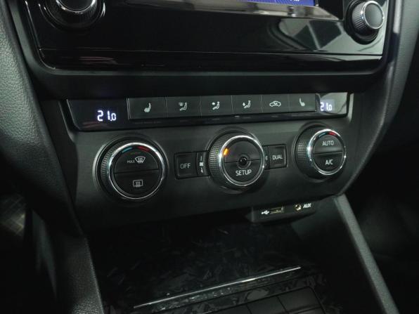 Skoda Octavia III (A7) с пробегом 2013 года, цена 870 000 рублей, 305246 км, лифтбек, Автокод Объявления