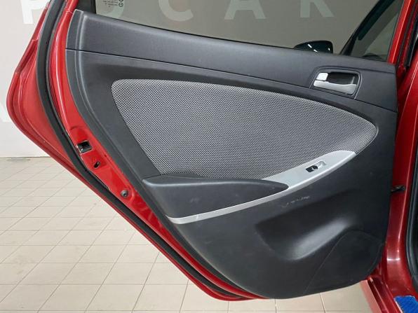 Hyundai Solaris I с пробегом 2014 года, цена 750 000 рублей, 195189 км, седан, Автокод Объявления