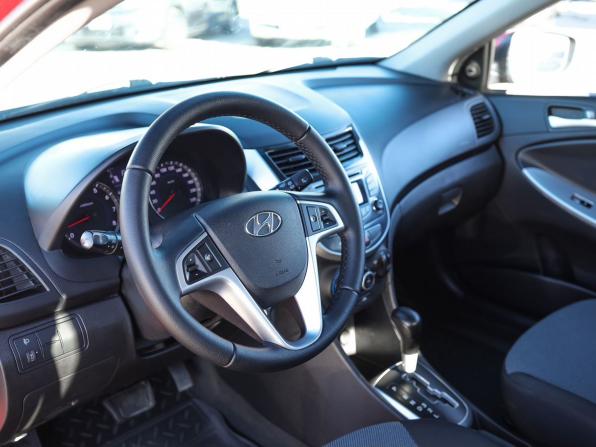Hyundai Solaris I с пробегом 2014 года, цена 899 000 рублей, 155700 км, хэтчбек, Автокод Объявления