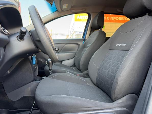 Renault Sandero II с пробегом 2018 года, цена 964 000 рублей, 74600 км, хэтчбек, Автокод Объявления