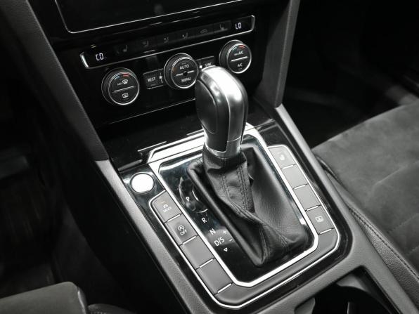 Volkswagen Passat B8 с пробегом 2018 года, цена 1 825 000 рублей, 211417 км, седан, Автокод Объявления