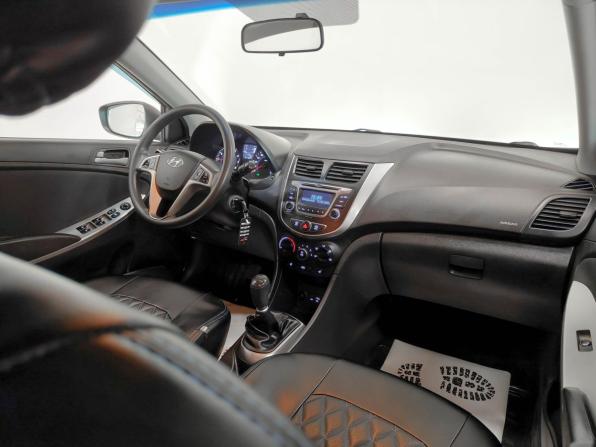 Hyundai Solaris I Рестайлинг с пробегом 2015 года, цена 786 000 рублей, 211326 км, седан, Автокод Объявления