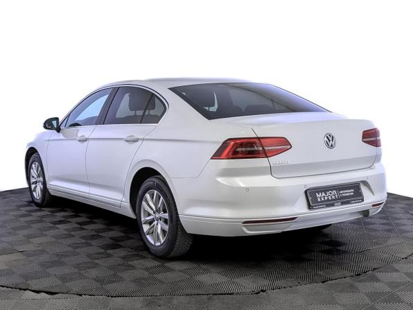 Volkswagen Passat B8 с пробегом 2018 года, цена 1 595 000 рублей, 248900 км, седан, Автокод Объявления