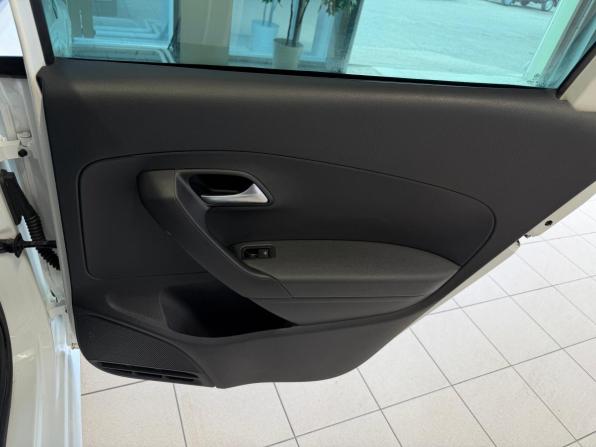 Volkswagen Polo V Рестайлинг с пробегом 2019 года, цена 1 020 000 рублей, 118000 км, седан, Автокод Объявления
