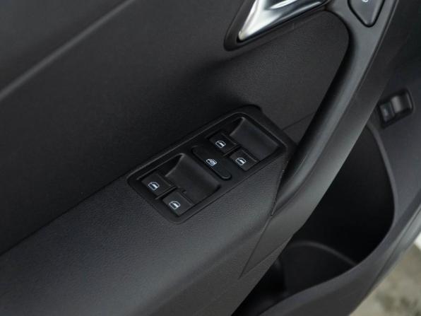 Volkswagen Polo V Рестайлинг с пробегом 2020 года, цена 1 346 077 рублей, 141332 км, седан, Автокод Объявления