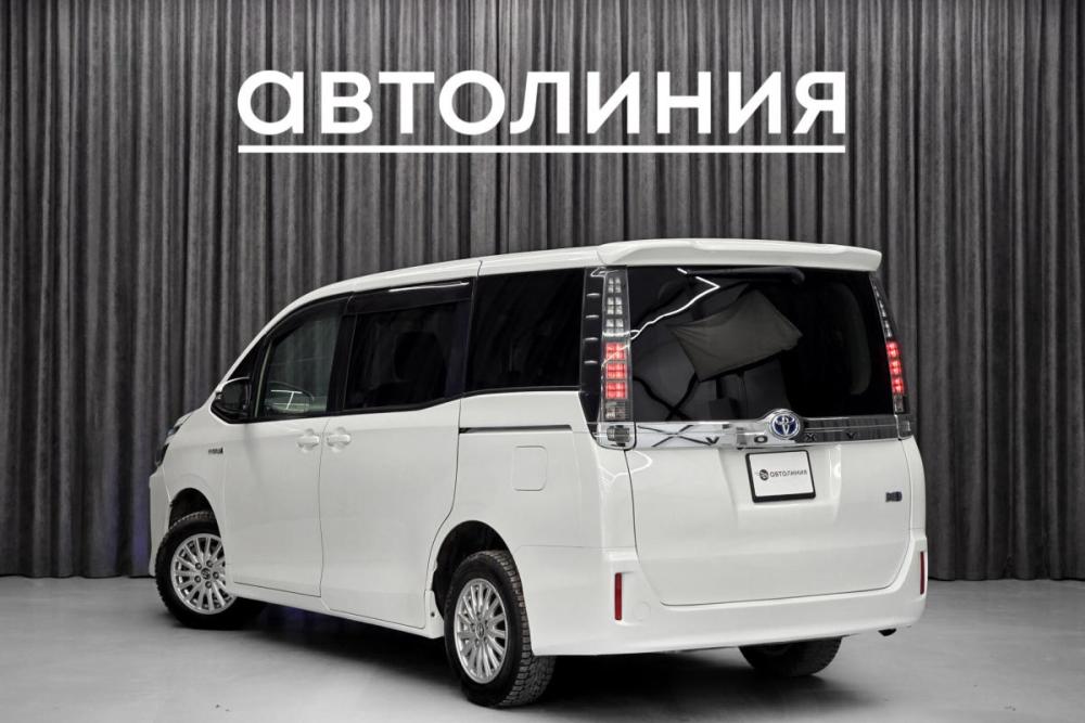 Toyota Voxy III (R80) Красноярск  - изображение 3