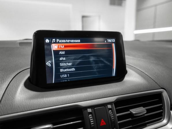 Mazda 3 III (BM) Рестайлинг с пробегом 2018 года, цена 1 750 000 рублей, 141330 км, седан, Автокод Объявления