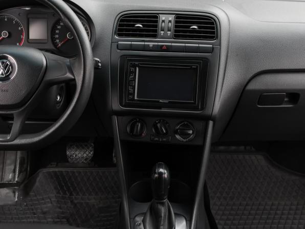 Volkswagen Polo V Рестайлинг с пробегом 2016 года, цена 998 000 рублей, 168801 км, седан, Автокод Объявления