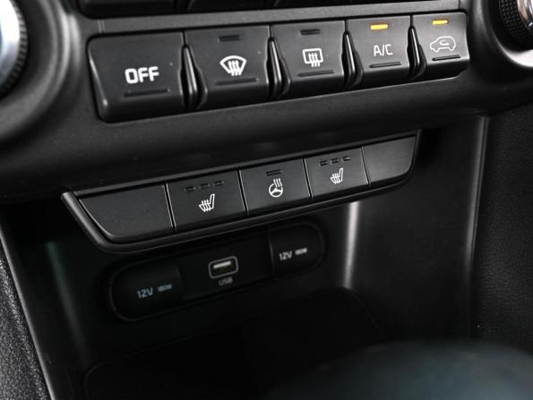 Kia Sportage IV Рестайлинг с пробегом 2018 года, цена 2 379 000 рублей, 90856 км, внедорожник, Автокод Объявления