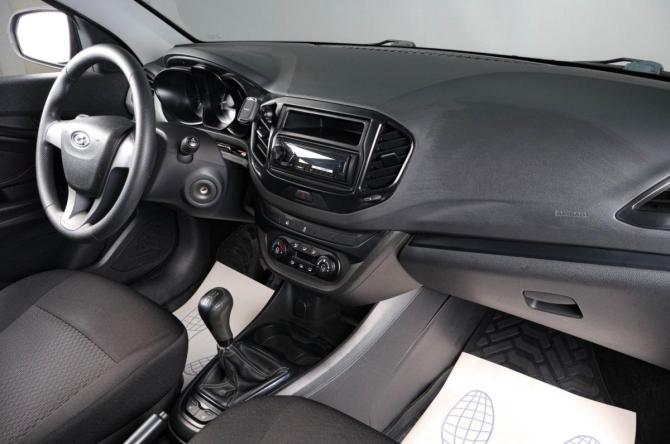 Lada (ВАЗ) Vesta I с пробегом 2017 года, цена 949 000 рублей, 100000 км, седан, Автокод Объявления