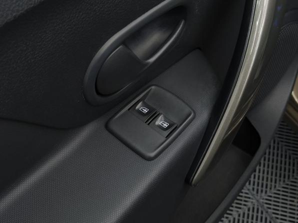 Renault Sandero II Рестайлинг с пробегом 2019 года, цена 980 000 рублей, 74569 км, хэтчбек, Автокод Объявления