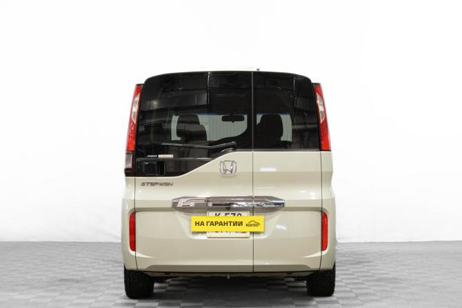 Honda Stepwgn V с пробегом 2015 года, цена 1 789 000 рублей, 139000 км, минивэн, Автокод Объявления
