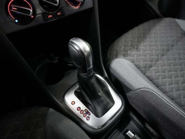 Volkswagen Polo V Рестайлинг с пробегом 2018 года, цена 1 444 000 рублей, 73000 км, седан, Автокод Объявления