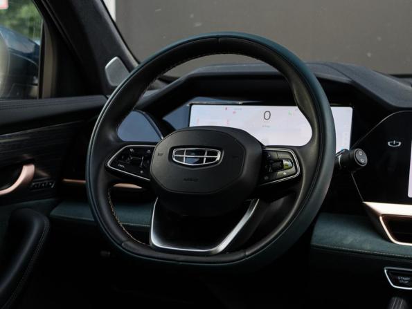 Geely Monjaro I с пробегом 2023 года, цена 3 210 000 рублей, 28000 км, внедорожник, Автокод Объявления