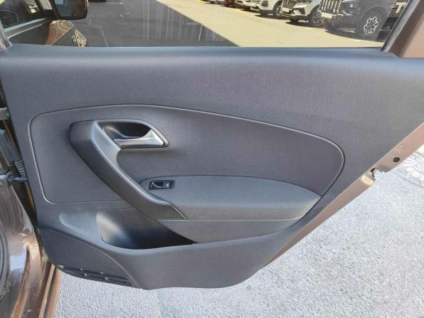 Volkswagen Polo V Рестайлинг с пробегом 2016 года, цена 1 015 000 рублей, 168363 км, седан, Автокод Объявления
