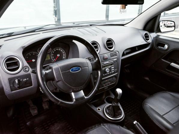 Ford Fusion I Рестайлинг с пробегом 2008 года, цена 389 000 рублей, 217000 км, хэтчбек, Автокод Объявления
