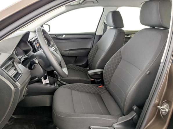 Skoda Rapid II с пробегом 2021 года, цена 1 716 000 рублей, 52946 км, лифтбек, Автокод Объявления