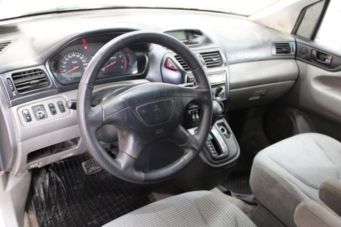 Mitsubishi Space Wagon III с пробегом 2001 года, цена 350 000 рублей, 365371 км, минивэн, Автокод Объявления