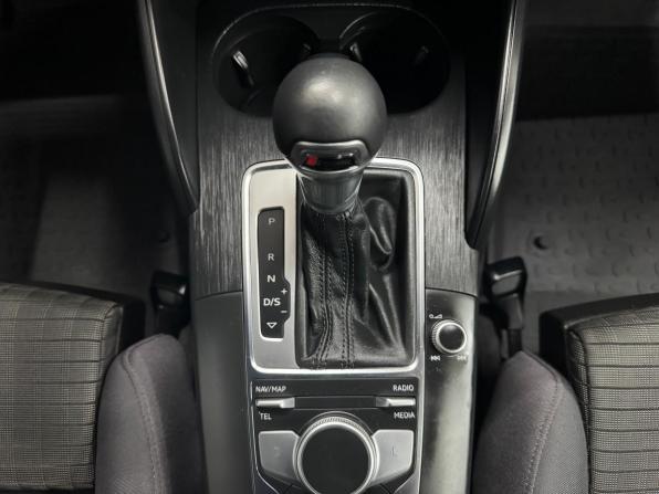 Audi A3 III (8V) Рестайлинг с пробегом 2019 года, цена 2 079 000 рублей, 172589 км, хэтчбек, Автокод Объявления