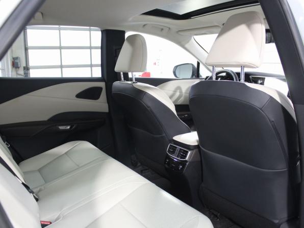 Lexus RX V с пробегом 2023 года, цена 8 275 000 рублей, 49000 км, внедорожник, Автокод Объявления