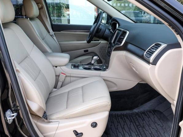 Jeep Grand Cherokee IV (WK2) Рестайлинг с пробегом 2016 года, цена 3 649 000 рублей, 86900 км, внедорожник, Автокод Объявления