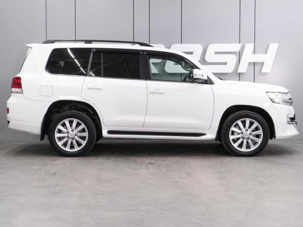 Toyota Land Cruiser 200 Series Рестайлинг 2 с пробегом 2015 года, цена 4 999 000 рублей, 145219 км, внедорожник, Автокод Объявления