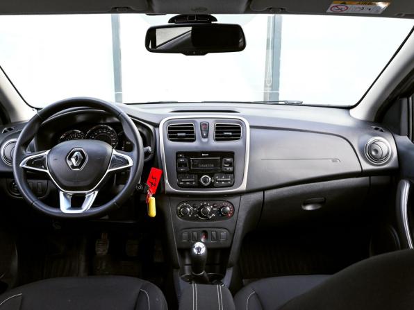 Renault Logan II Рестайлинг с пробегом 2019 года, цена 1 020 000 рублей, 93208 км, седан, Автокод Объявления