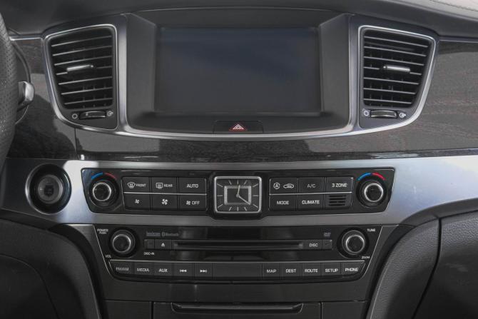 Hyundai Equus II Рестайлинг с пробегом 2013 года, цена 1 669 000 рублей, 272500 км, седан, Автокод Объявления
