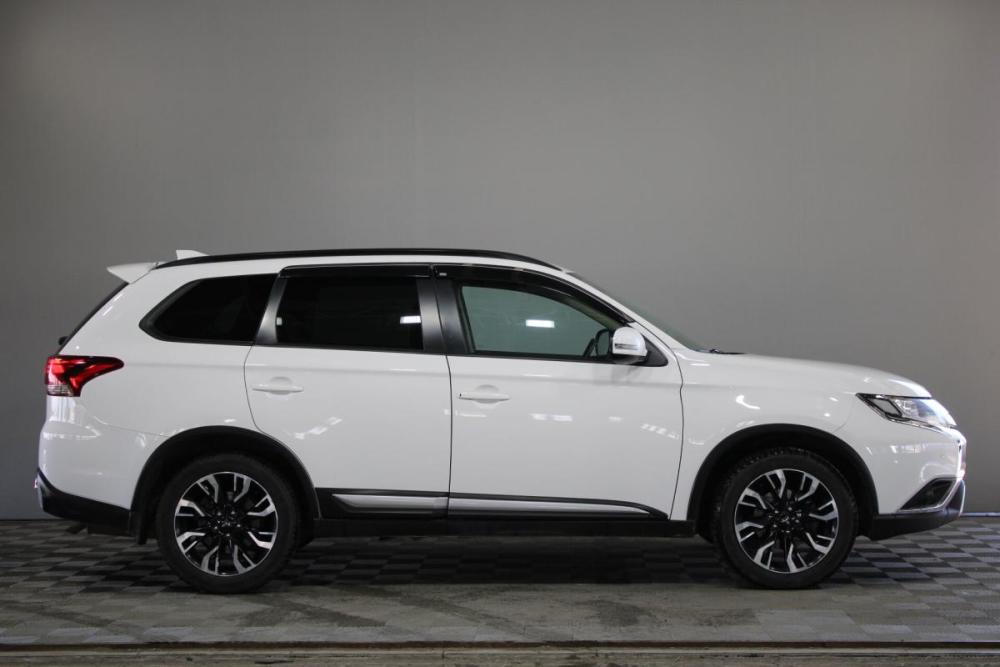 Mitsubishi Outlander III Рестайлинг 3 Санкт-Петербург  - изображение 9