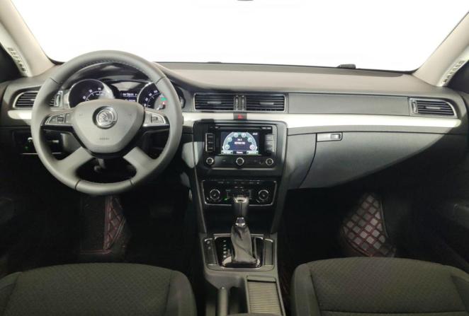 Skoda Superb II Рестайлинг с пробегом 2013 года, цена 1 120 000 рублей, 215047 км, лифтбек, Автокод Объявления